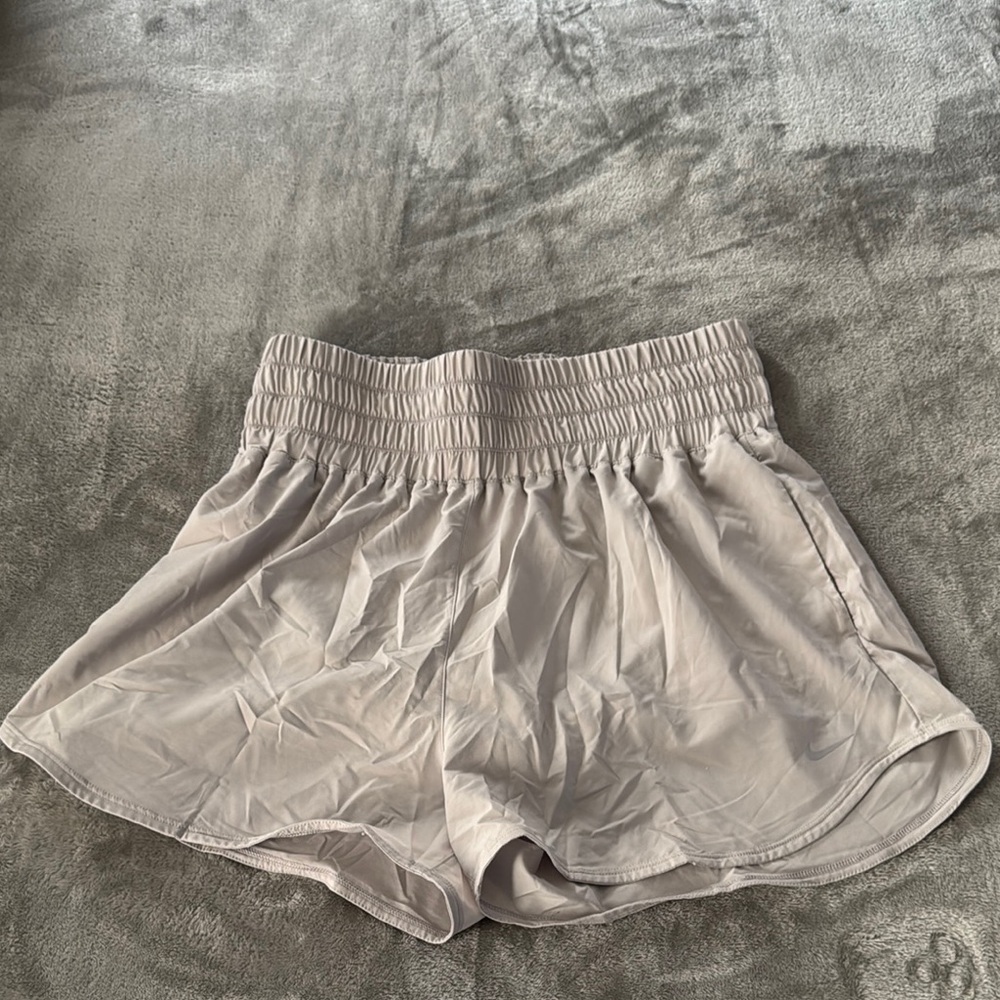 Nike Cream Athletic Shorts Lightweight Elastic Waist